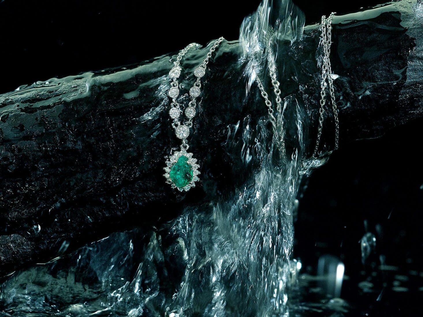 emerald jewellery