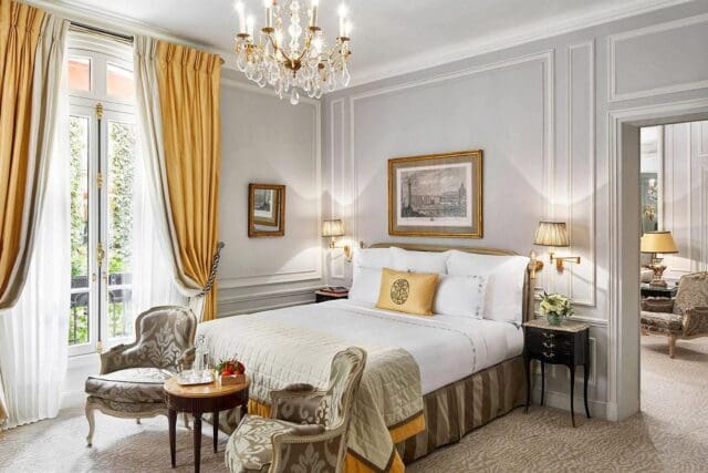 hotel plaza athenee paris