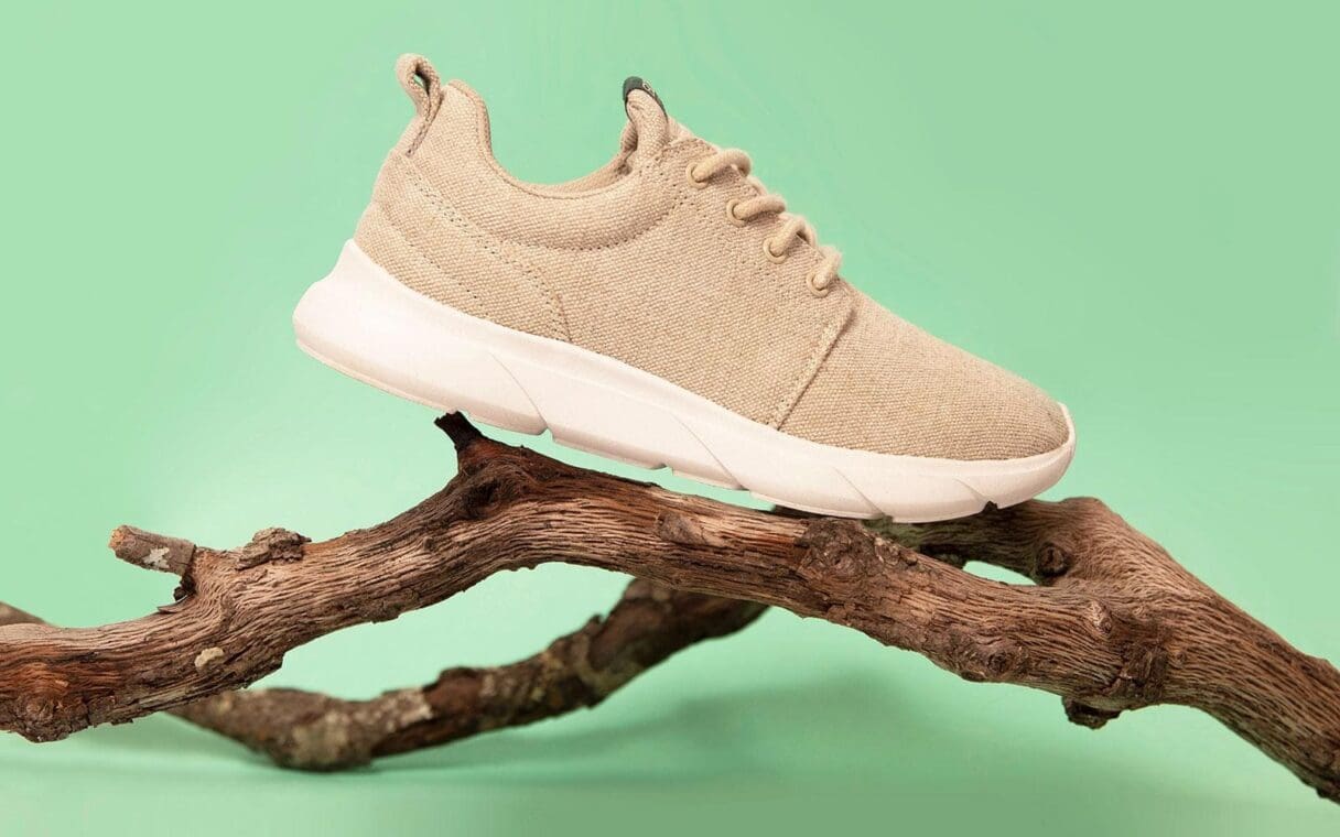 8000 kicks trainers