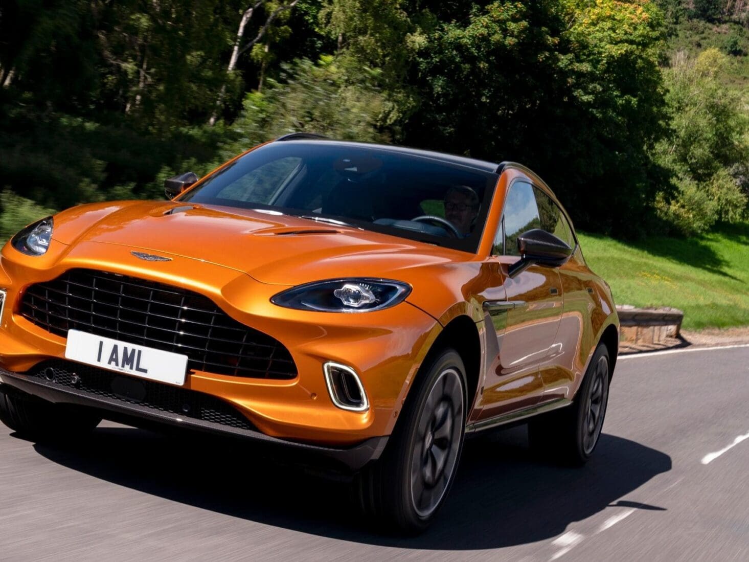 Aston Martin news DBX review 04