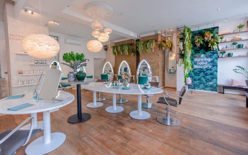 duck and dry hair salon