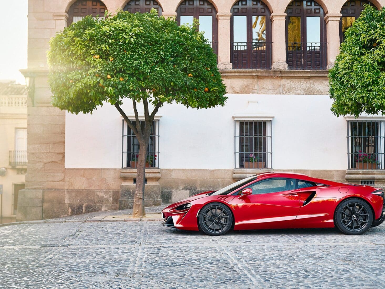 McLaren Artura hybrid