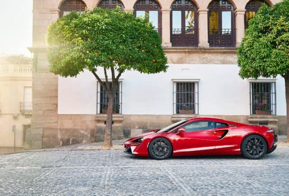 McLaren Artura hybrid