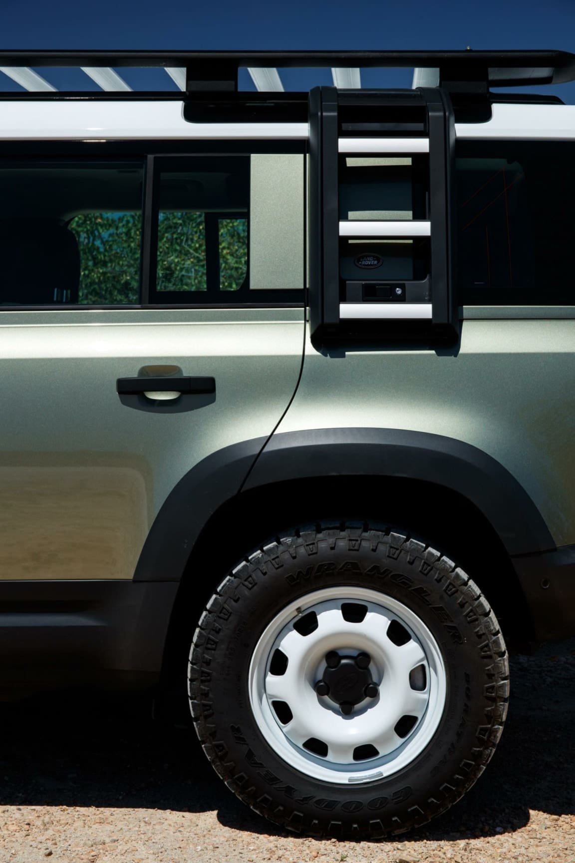 The new 2020 Land Rover Defender: exclusive review – Luxury London