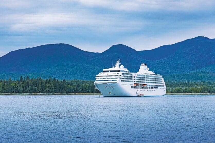 Regent Seven Seas cruise ship - Mariner