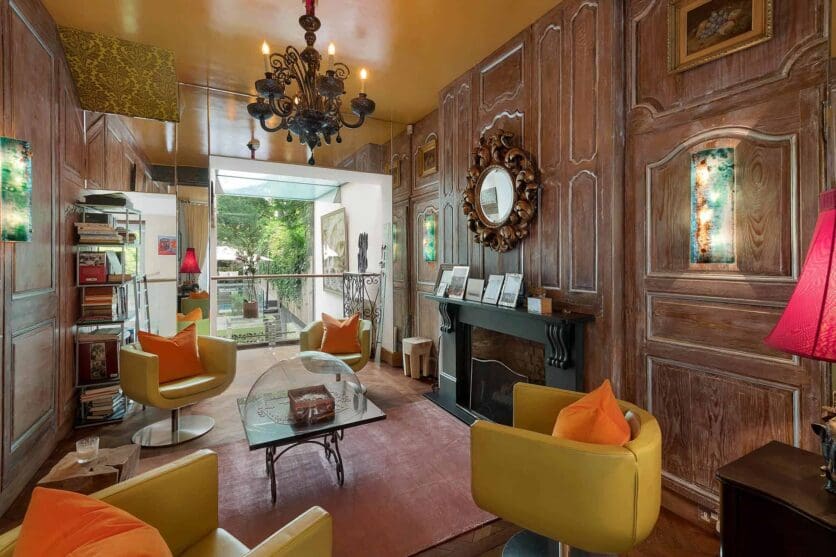 Oakley Street property reception