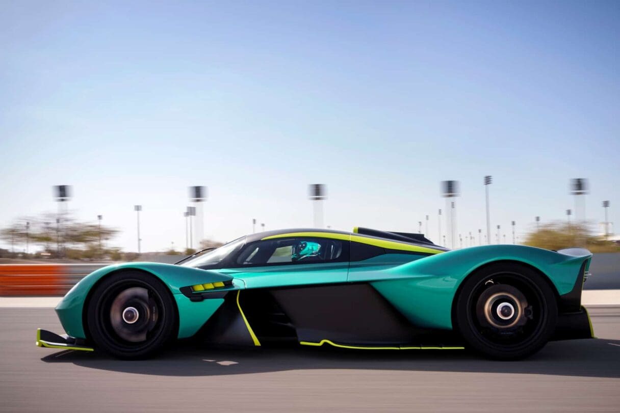 Aston Martin Valkyrie - 4