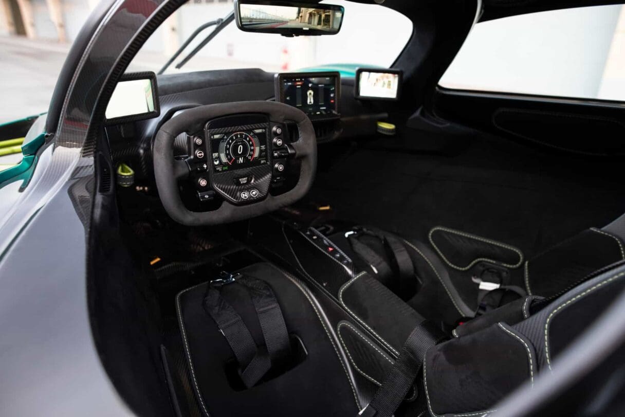 Aston Martin Valkyrie - 7