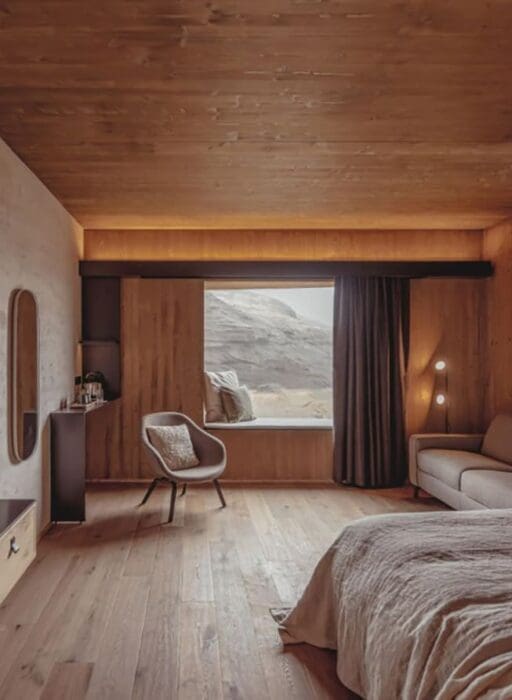 highland base hotel