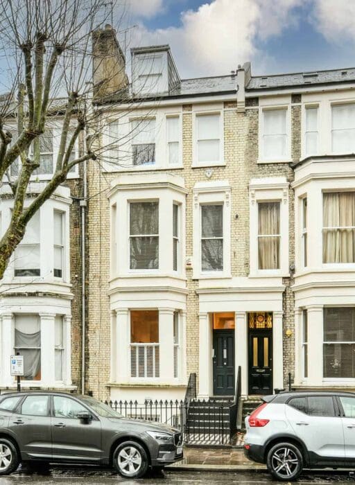 property with royal connections warwick avenue