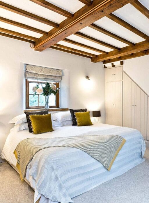 crewe and harpur holiday homes Peak District