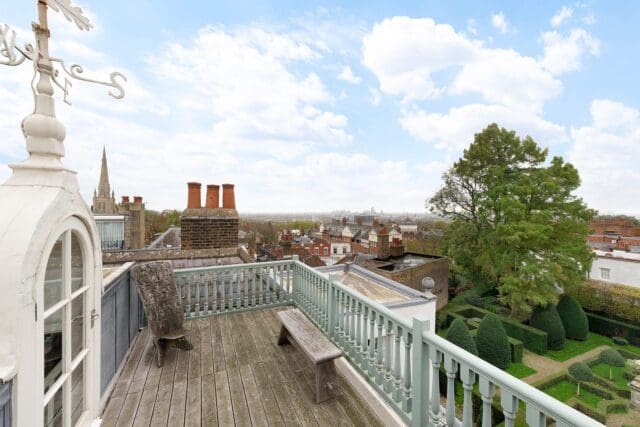 homes with balconies