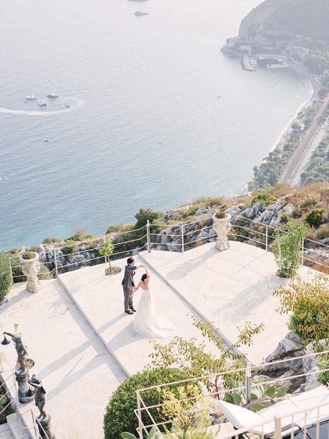 Destination wedding theme