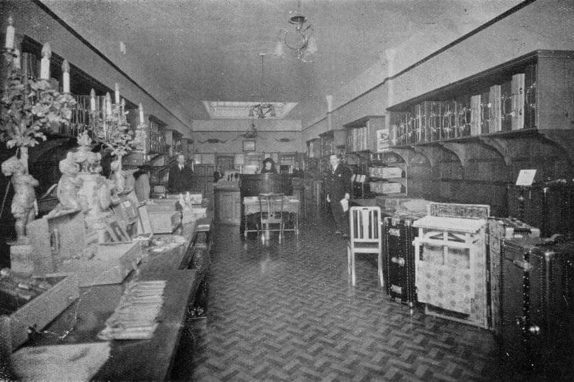 case luggage revelation store