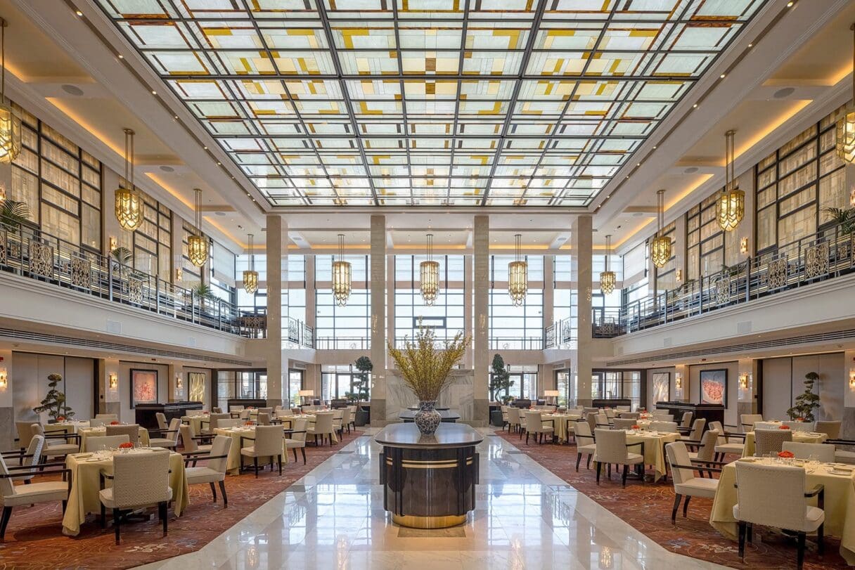 peninsula istanbul lobby