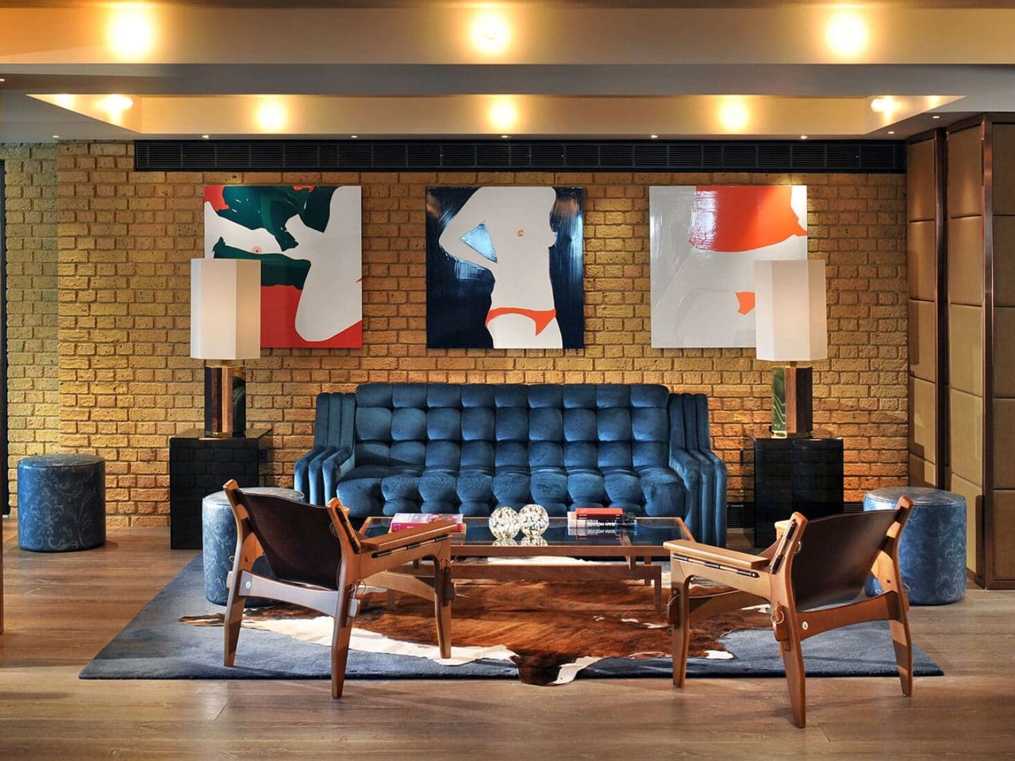the hari lobby
