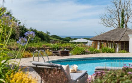 la flouder mullion cornwall