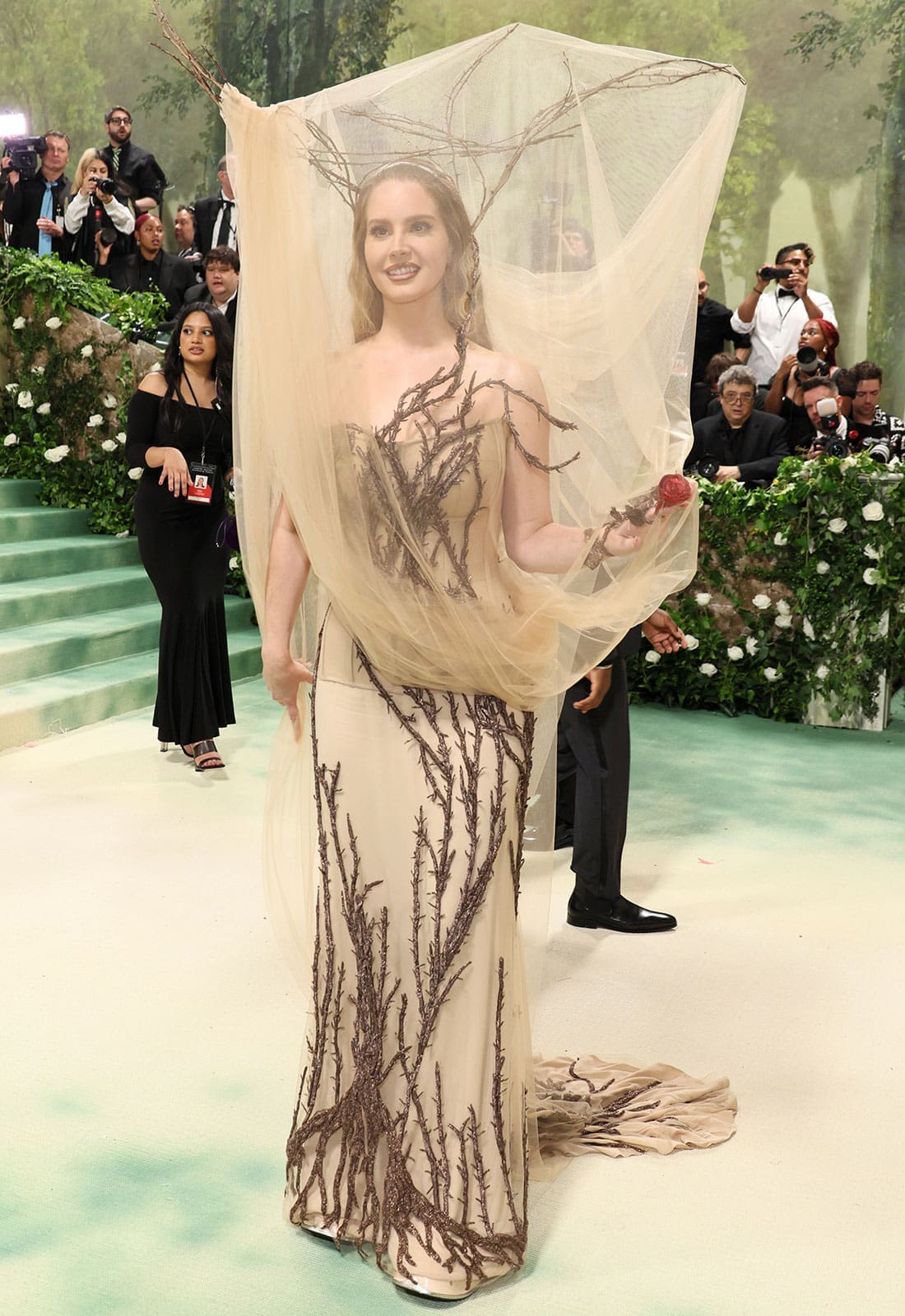 lana del rey alexander mcqueen