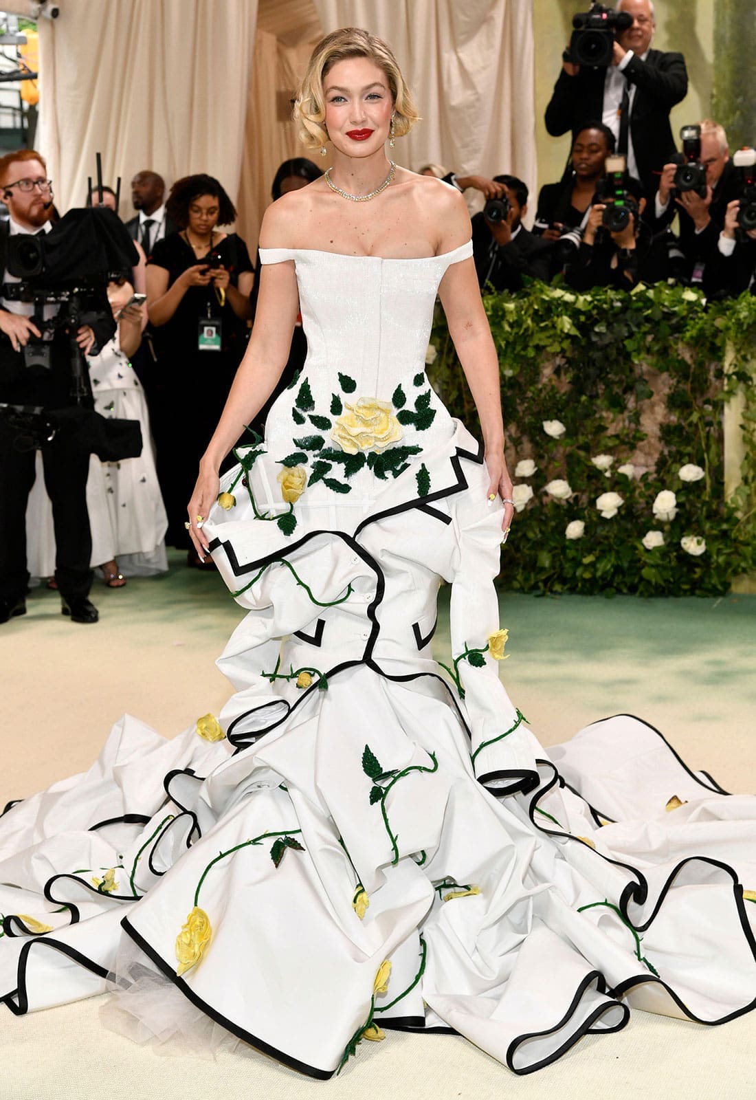 gigi hadid met gala 2024
