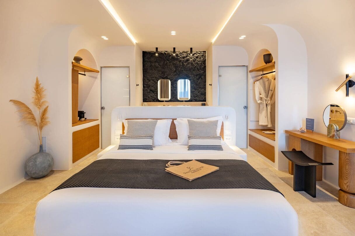 Santo Mine Oia Suites