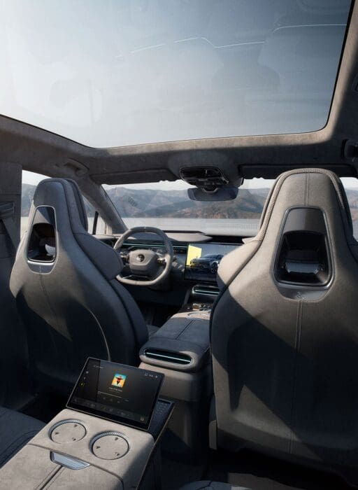lotus eletre s interior