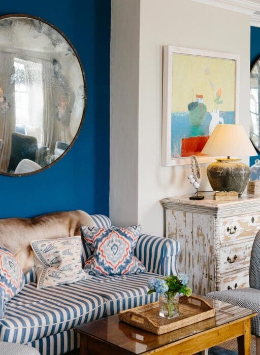 idle rocks hotel lounge