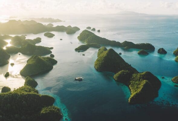raja ampat yacht