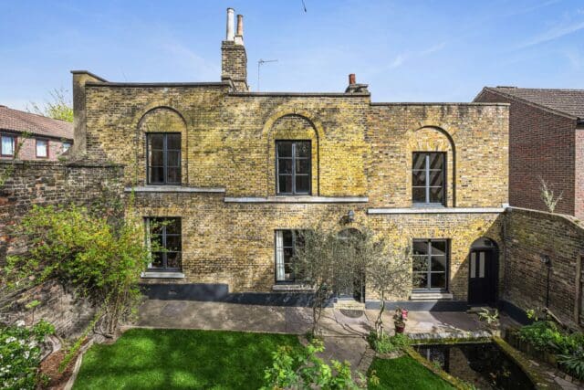 dock cottages wapping
