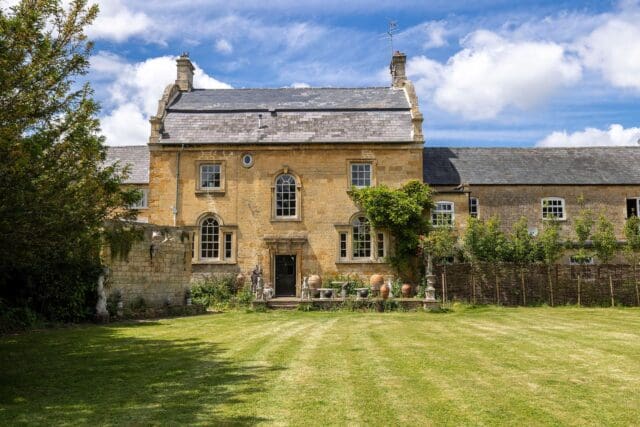 homes in the cotswolds the steps