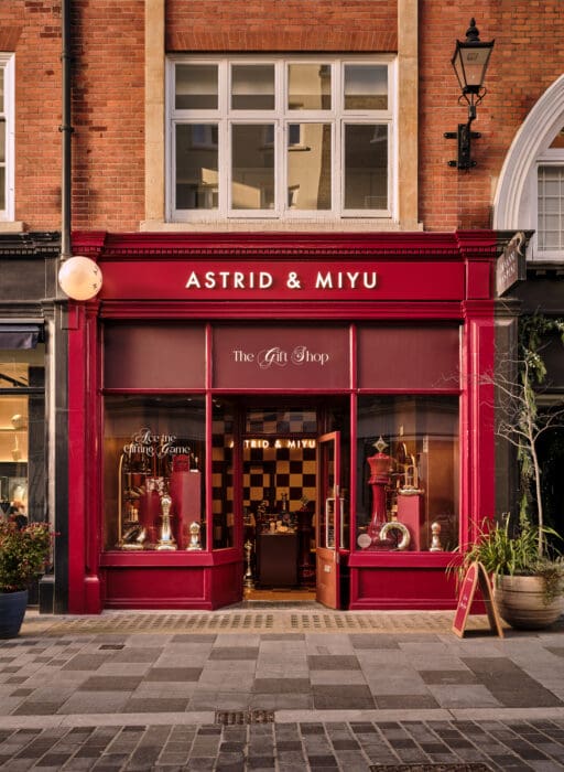Astrid & Miyu Gift Shop