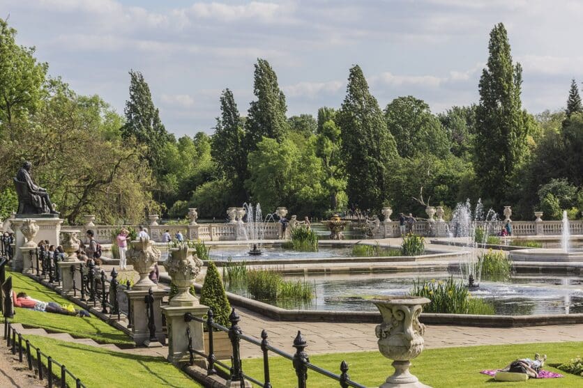 bridget jones founatin fight location kensington gardens