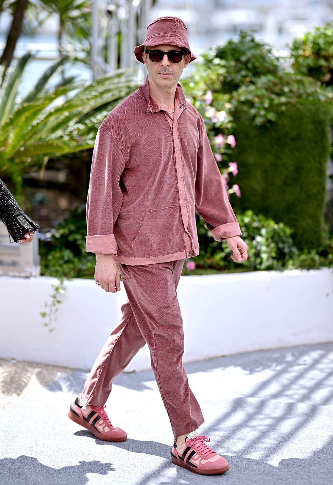 jeremy strong lanvin cannes photocall