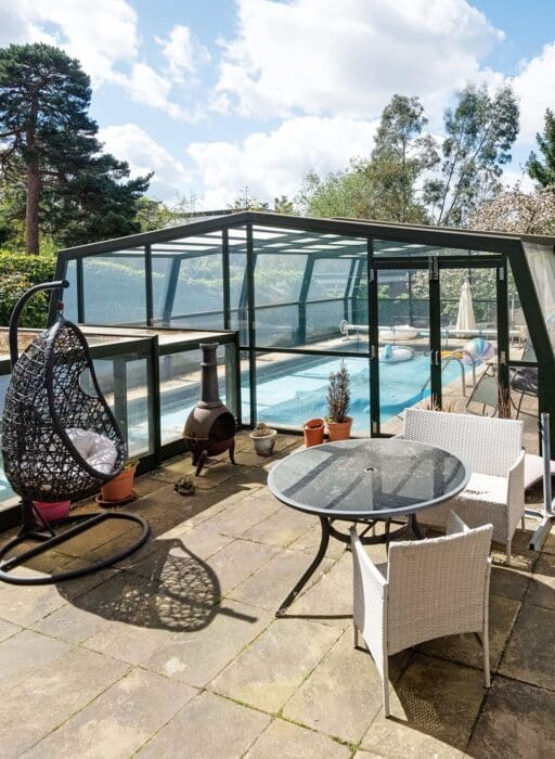 cranbourne gardens home with pool