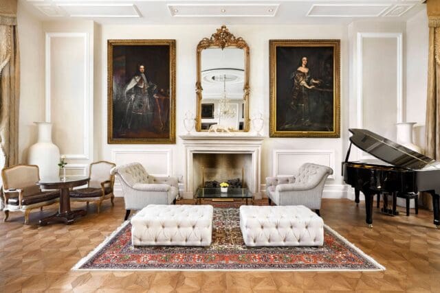 King George, Syntagma Square