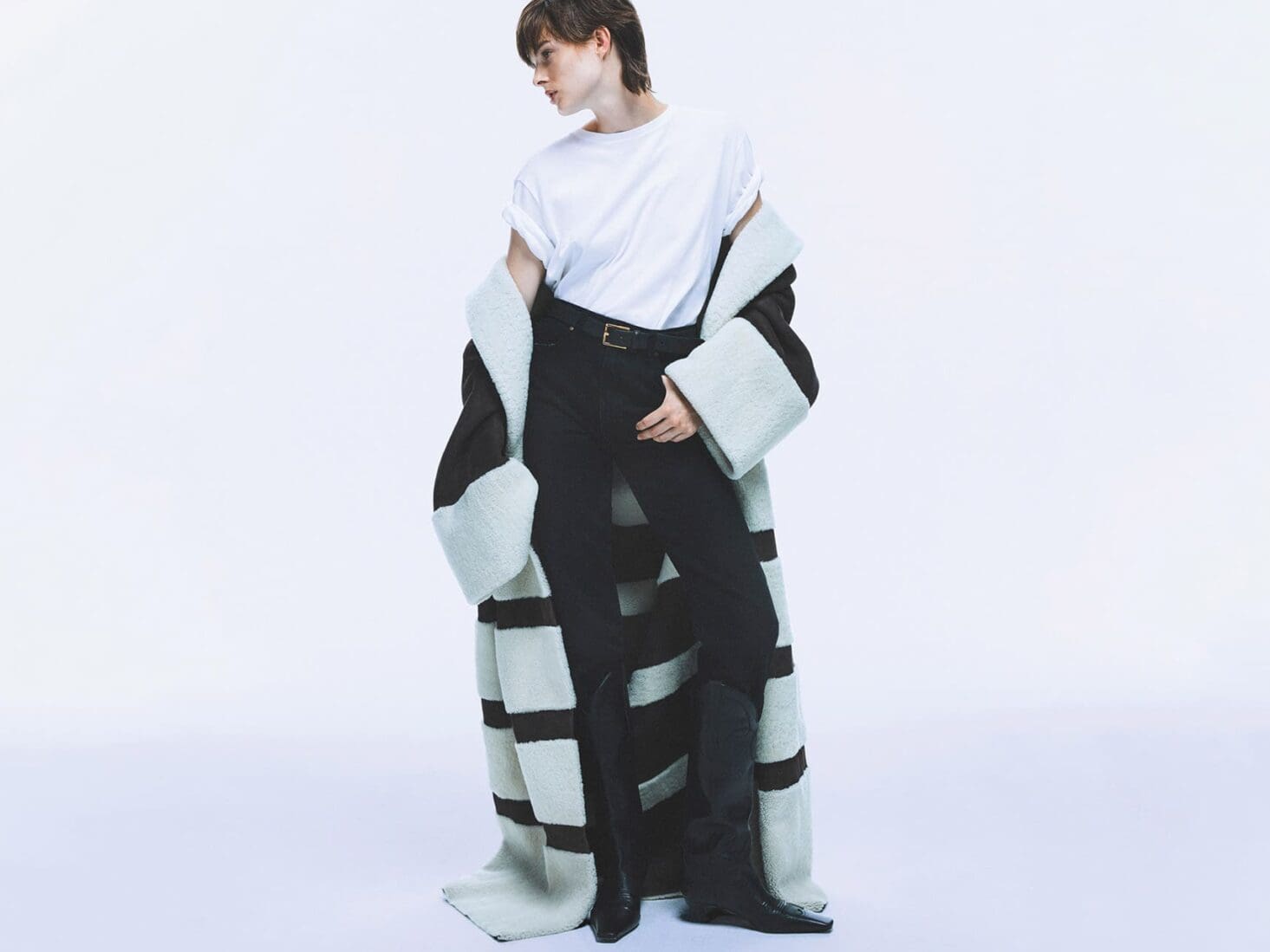 white t-shirts for women