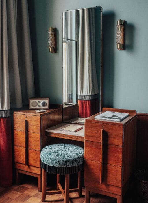 permit room lodgings bedroom