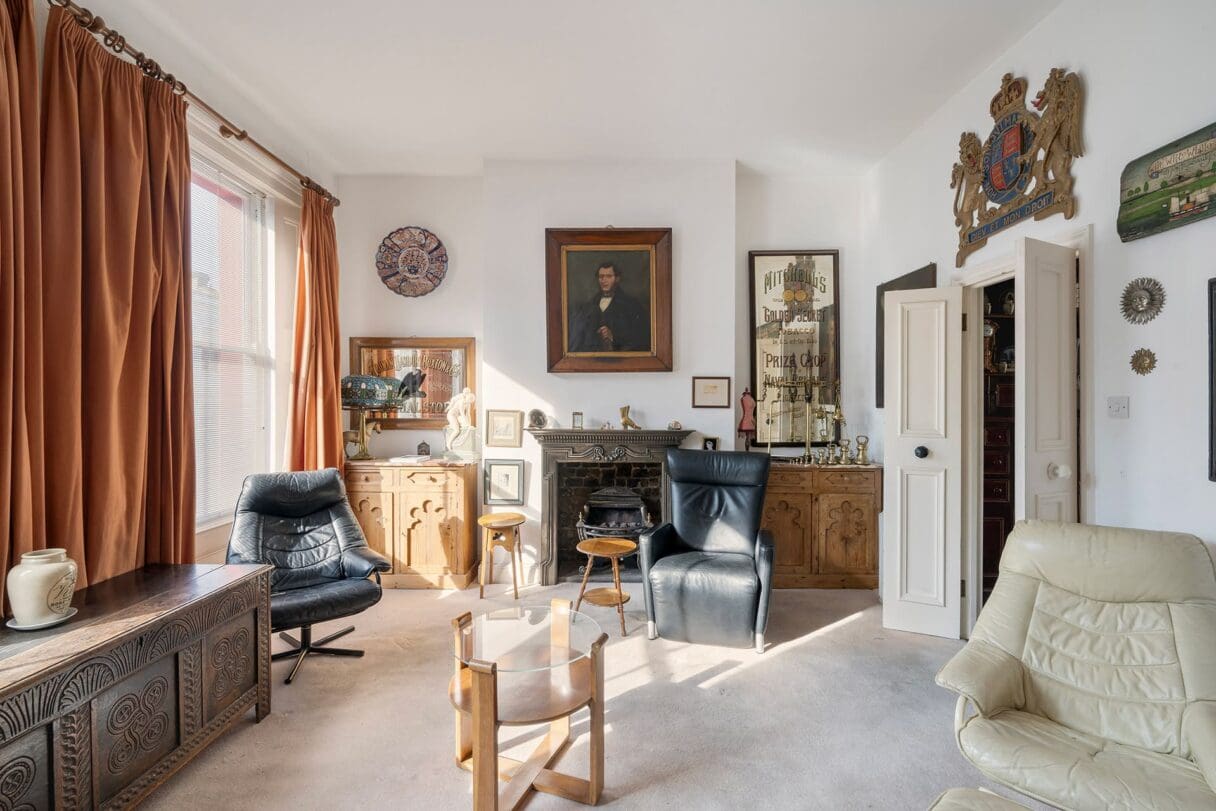 alice's antiques portobello road property living room