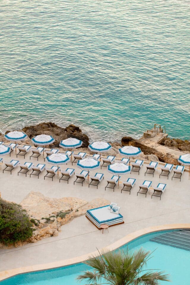 Bombon pool club hotel de mar