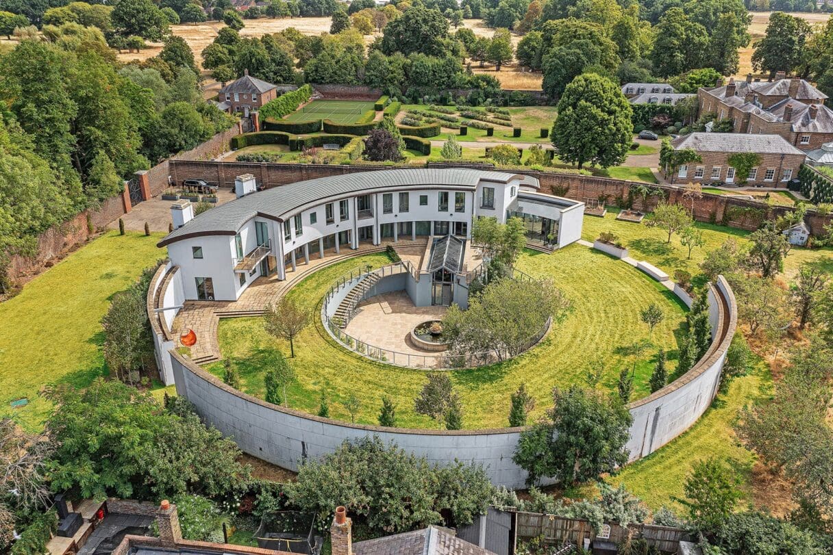 bushy park rotunda commuter belt homes