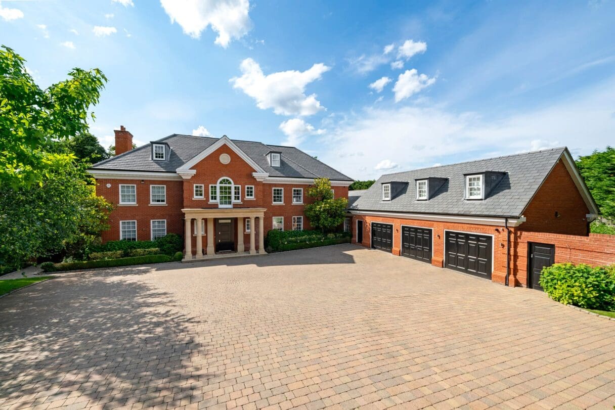 wychwood house commuter belt homes