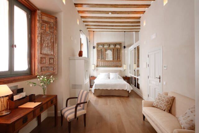 Corral Del Rey, Barrio Alfalfa