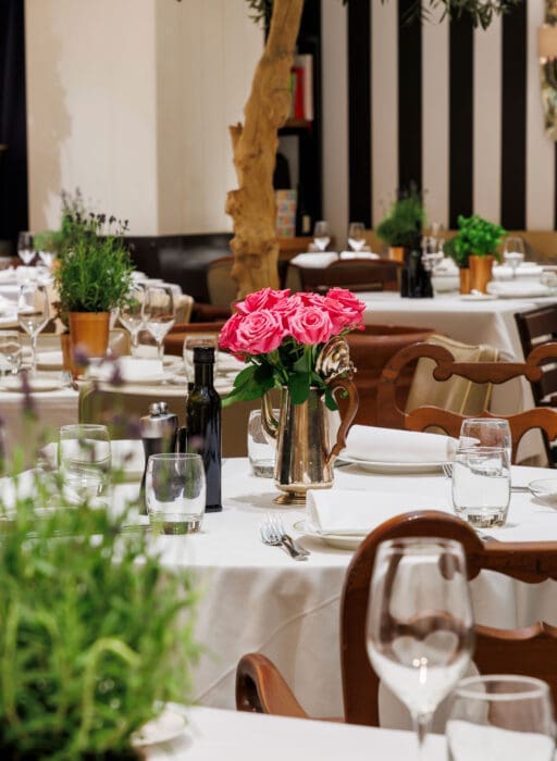 Novikov, Mayfair