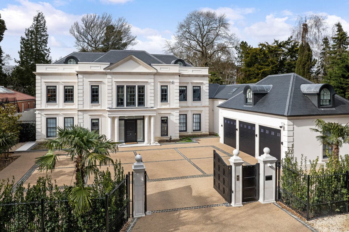 ahsley house commbe estate homes near london's top schools