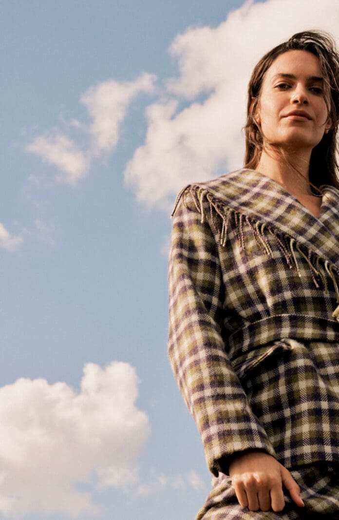 how to wear tartan