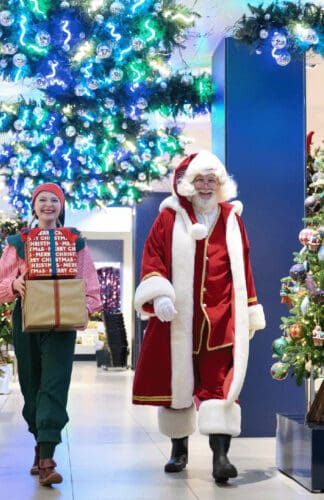 canary wharf wharf pole