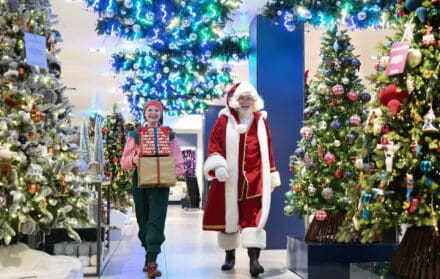 canary wharf wharf pole