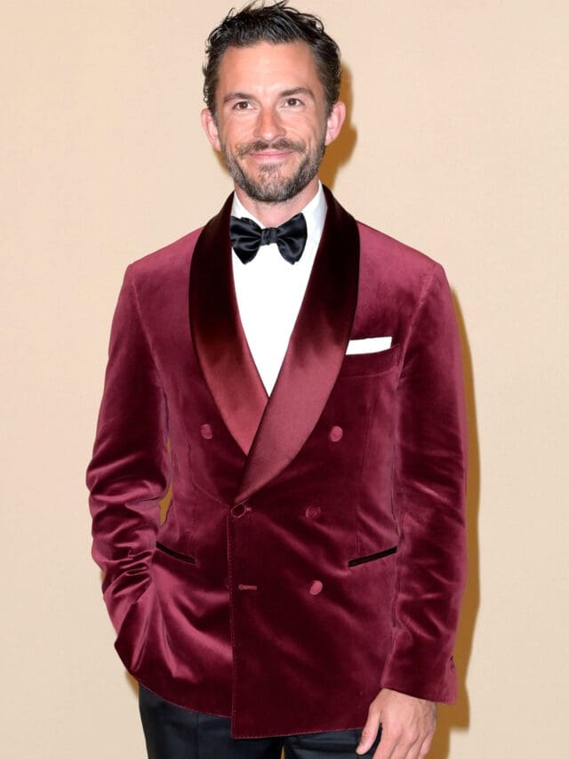 best-dressed-men-of-2025-jonathan-bailey