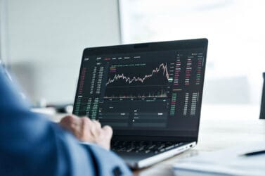 how to invest in private markets