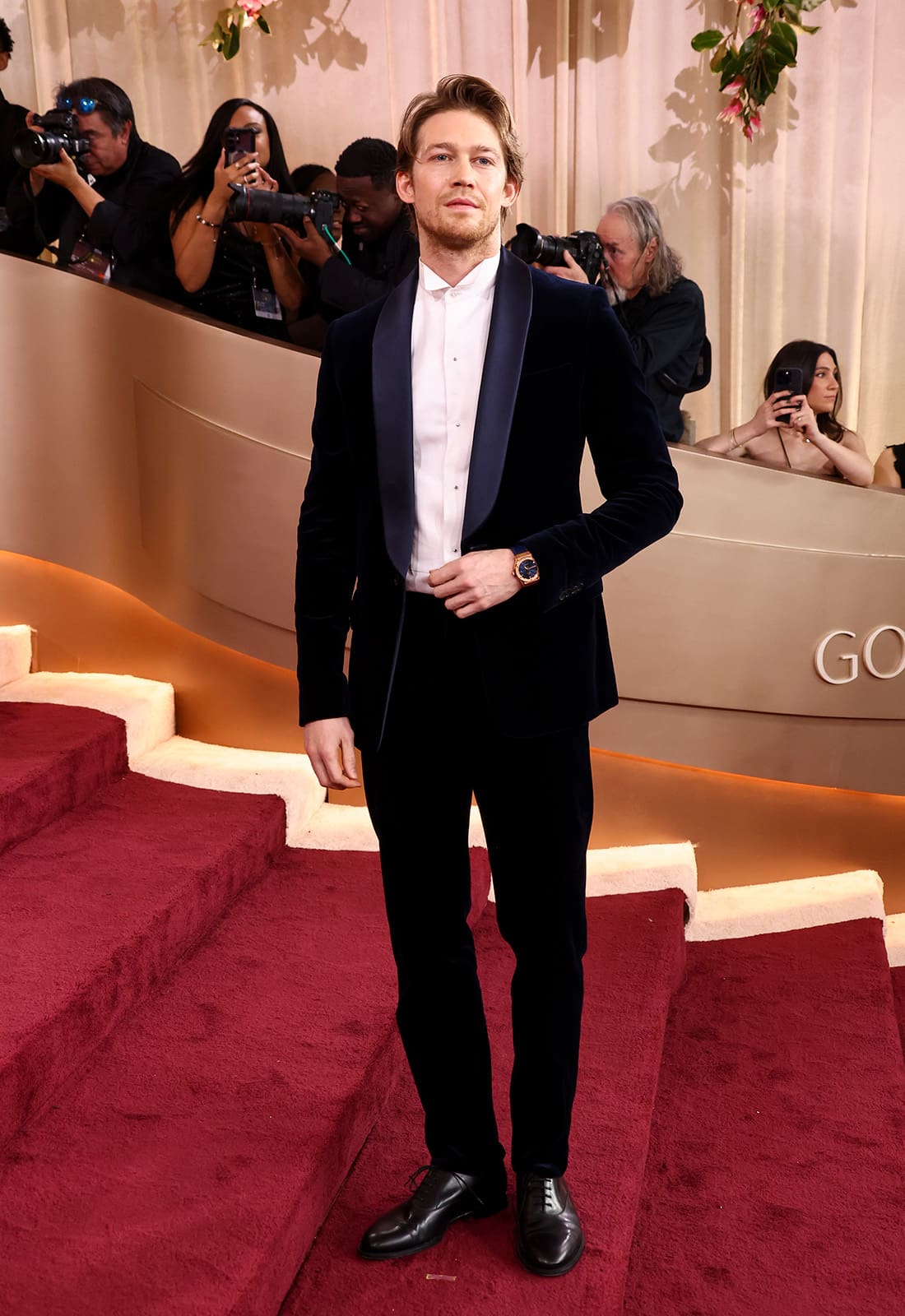 jow alwyn golden globes 2026