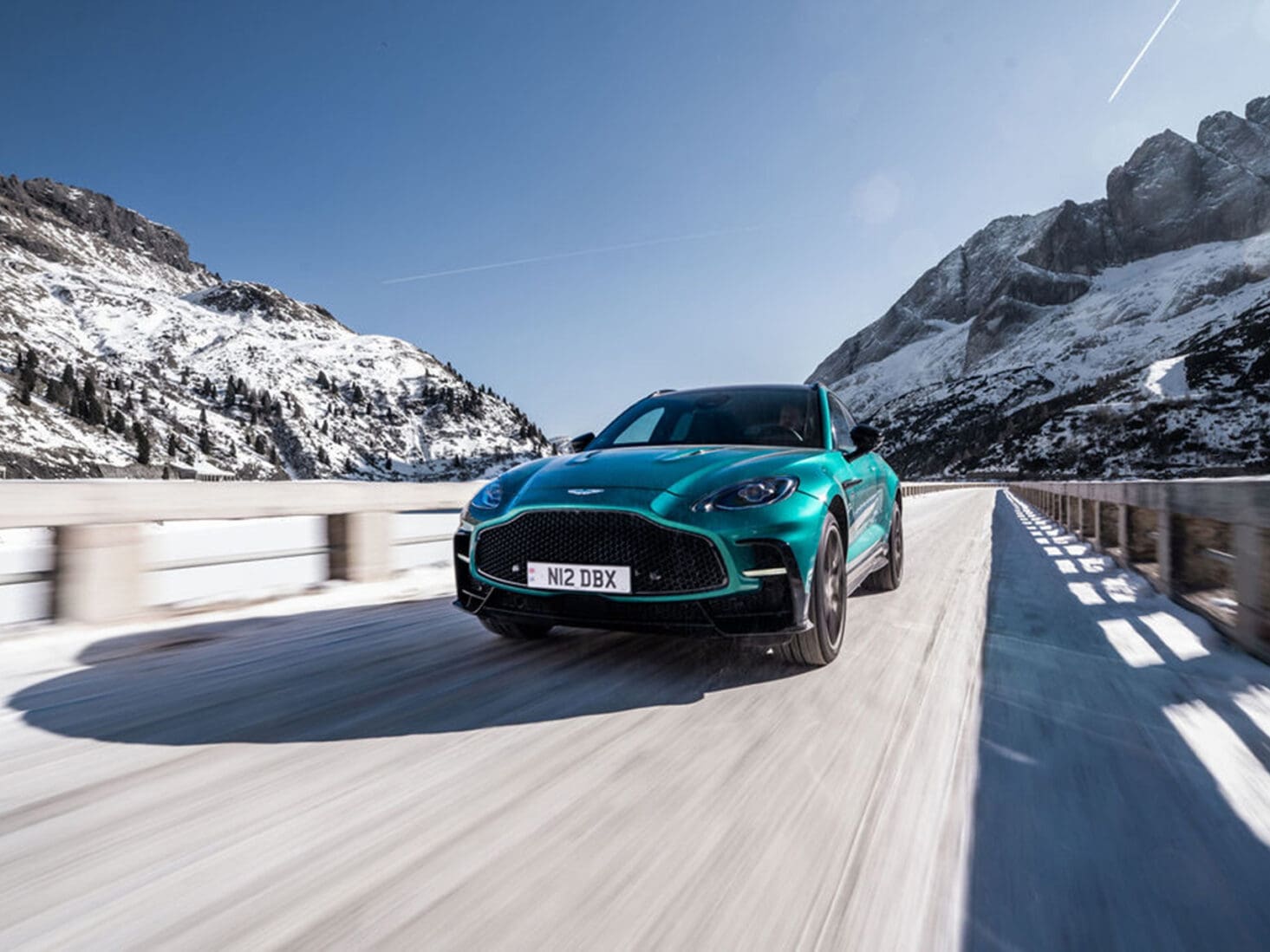 aston martin dbx s